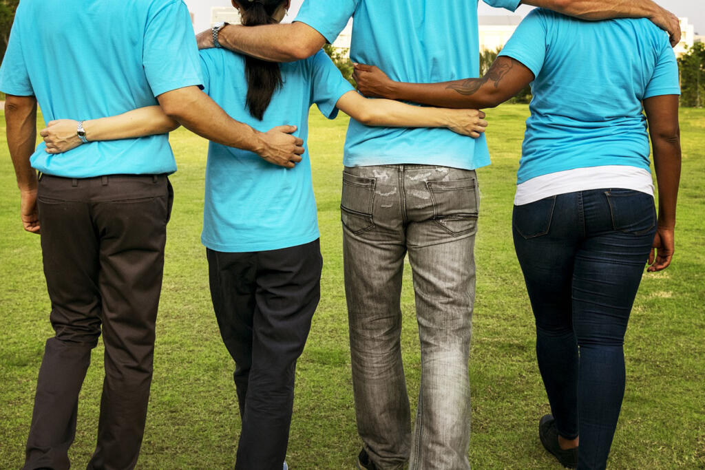 arms-around-3574596