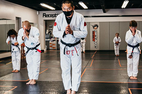 pentagon-mma-600